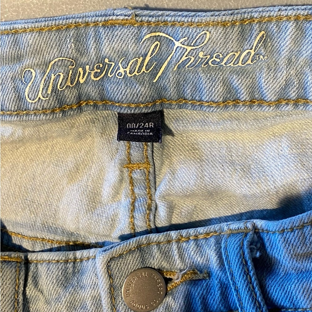 Universal Thread Distressed Mid-Rise Boyfriend Jeans, size 00/24 - Picture 3 of 9